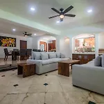 Villa Golf Holiday Private Pool, Barbecue, Family Friendly, Golf Course